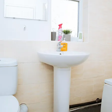 Apartment Great Away From In Leeds Close To *